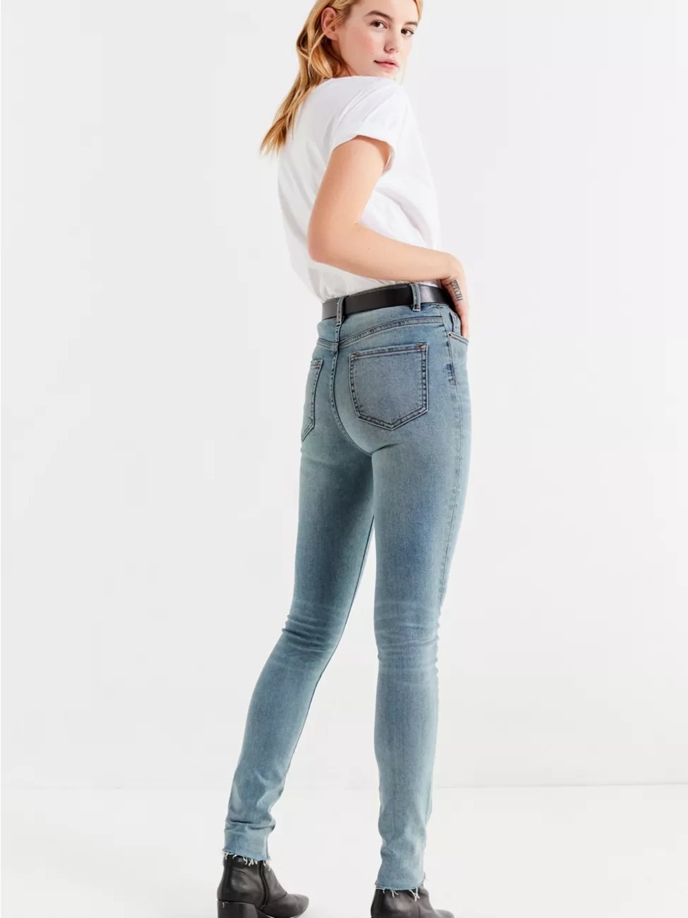 BDG Twig Super High-Rise Skinny Jeans Light Blue with cuffs- Women